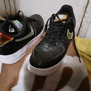 Men's Nike air force 1 size 11.and  red and white Nike air zoom size 11 for sell